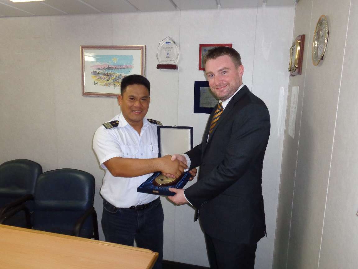 Gulftainer-UASC-vessel-at-Sharjah-Port1 SCT welcomes new service