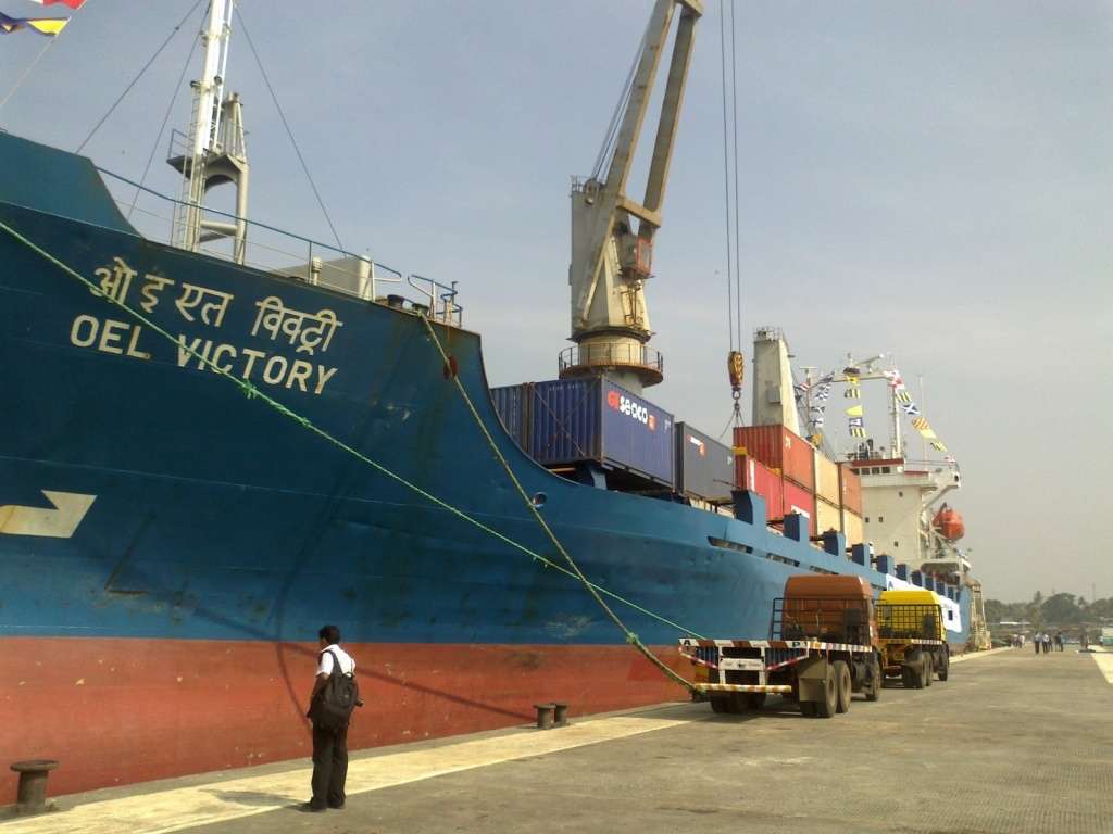Story-101 Shreyas links up Indian ports