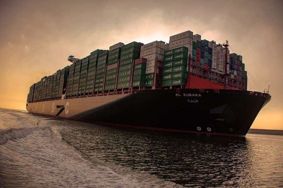UASC-celebrates-four-decades-in-business-as-new-vessel -through-enlarged-Suez-Canal