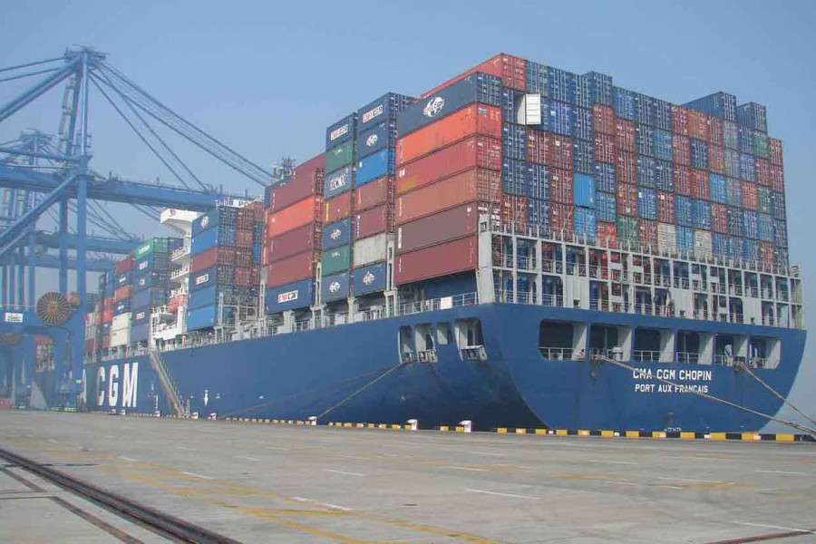 Adani sets Mundra completion date