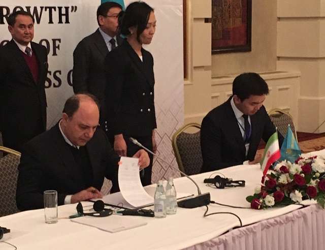 New joint venture agreement signed by executives of IRISL executives and KTZ Express