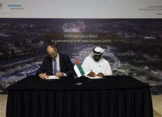 Siemens Managing Board member Roland Busch signs the agreement to establish a global logistic HQ in Dubai