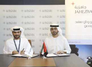 Jaheziya Managing Director, Jamal Mohamed Al Shamsi signing the MOU with his ADP counterpart, Captain Mohamed Al Shamisi