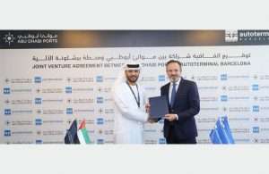 Abu Dhabi Ports’ chief executive, Captain Mohamad Juma Al Shamisi signs the concession agreement with Autoterminal