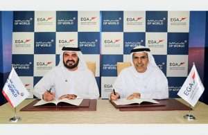 Mohammed Muallem, managing director, DP World UAE Region, and Abdulla Kalban, managing director and chief executive, EGA, signing the new agreement