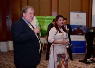 Captain Stockley addressing the OSMC conference in Goa