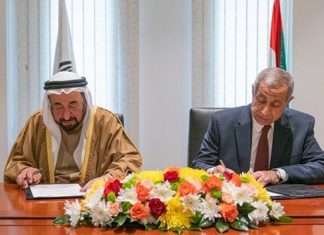 Prof. Dr. Ismail Abdel Ghafar Ismail signing a Memorandum of Understanding (MOU) with His Highness Sheikh Dr. Sultan bin Al Qasimi, that will lead to the establishment of an AASTMT campus in Khorfakkan