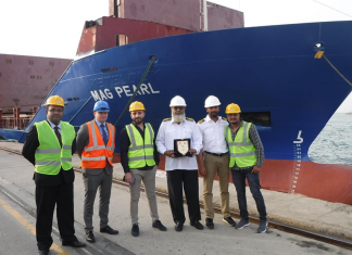 To mark the occasion in traditional fashion, Stephen Barron, SCT Terminal Manager, presented a commemorative shield to the Master of the MAG Pearl in the presence of senior management from Gulftainer