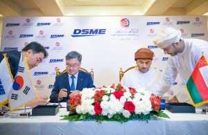 Sung Geun Lee, President and CEO Daewoo Shipping & Marine Engineering (DSME) and ASYAD Group CEO, Abdulrahman Al Hatmi, signing the contract to build three new VLCCs for Oman Shipping Company