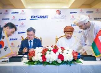 Abdulrahman Al Hatmi signing the contract to build three new VLCCs at DSME