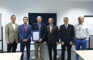 Sohar Port staff receiving the ISPO certificate