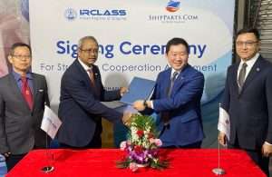 Representatives of IRClass and ShipParts signing the collaboration agreement at Marintec in China