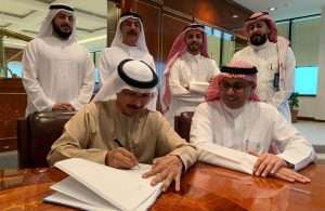 DP World chairman Sultan Ahmed Bin Sulayem signing the new 30 year concession to develop and operate Jeddah South Terminal