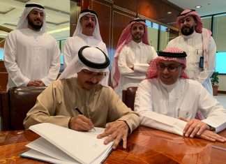 DP World chairman Sultan Ahmed Bin Sulayem signing the new 30 year concession to develop and operate Jeddah South Terminal