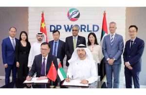 DP World and Zhidi group executives witness the signing of the e-commerce logistics MOU