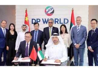 DP World and Zhidi group executives witness the signing of the e-commerce logistics MOU