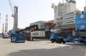 Maerskās Mercer Archipelago alongside at Duqm port