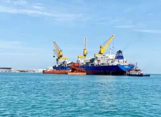 Safeen has begun transshipment services for Emirates Steel