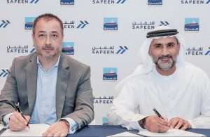 Rüchan Civgin, Commercial Director of Samar Shipyards, and Capt. Adil Banihammad, Head of Maritime Cluster at Abu Dhabi Ports, signing the contract for the new tug in Dubai