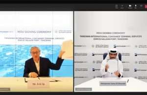 Captain Al Shamisi and Eric Ip signing the agreement between AD Ports and Hutchinson Ports virtually