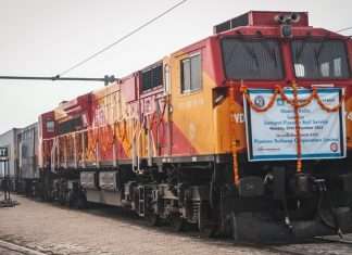 The Pratigya Express service has been launched to connect with Pipavav port