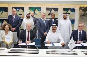 The FPSO life extension contract was officially signed in Dubai by Sultan Ahmed Bin Sulayem, Group Chairman and CEO of DP World and Chairman of Drydocks World, Sturla Magnus, Executive Vice President, Topsides and Facilities at Aker Solutions, and Arne Hygen Tørnkvist, EVP of Altera Infrastructure