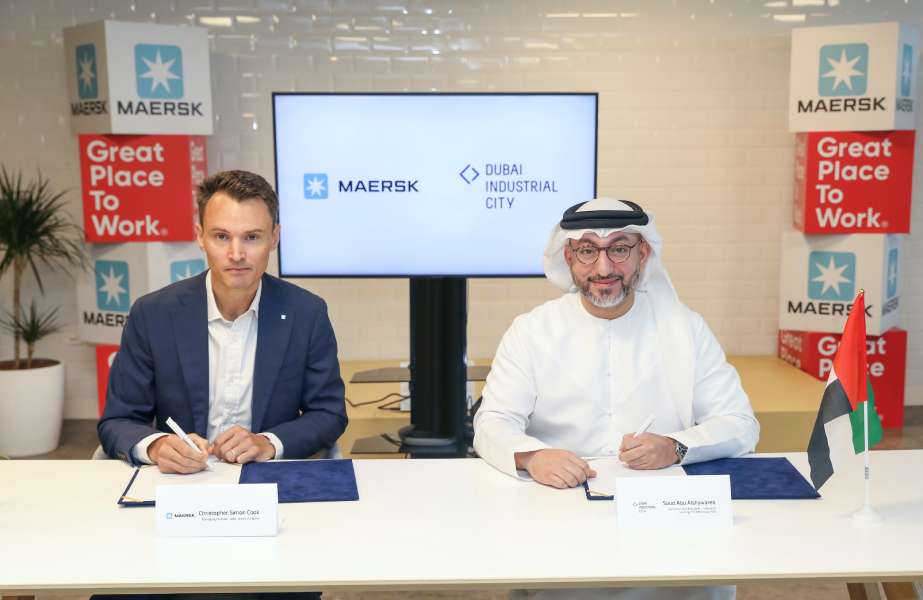 Story6 On behalf of Dubai Industrial City, Saud Abu Alshawareb, Executive Vice President, Industrial Leasing, TECOM Group, signs the agreement to establish the new cold store with Christopher Cook, Managing Director, Maersk UAE