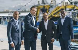 The contract was signed by Deputy Managing Director of Advantis Group Shano Sabar, Director/CEO of Sri Lanka Shipping Company Surindha de Abrew, Damen CEO Arnout Damen and Damen’s Regional Sales Director Asia Pacific Rabien Bahadoer
