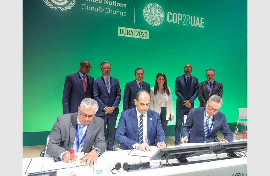 Waleid Gamal El-Dien, chairman of SCZONE, Eng. Alaa Hagar, Head of the Egyptian Minister of Petroleum’s Technical Office, and Terje Pilskog, CEO of Scatec signing an MoU aimed at issuing a license to practice ships’ bunkering with green fuel in East Port Said