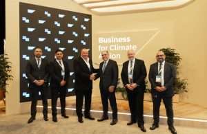 Gulftainer’s Group CEO, Peter Richards meeting with Marwan Zeineddine, Managing Director at SAP UAE, to sign the new cloud computing deal