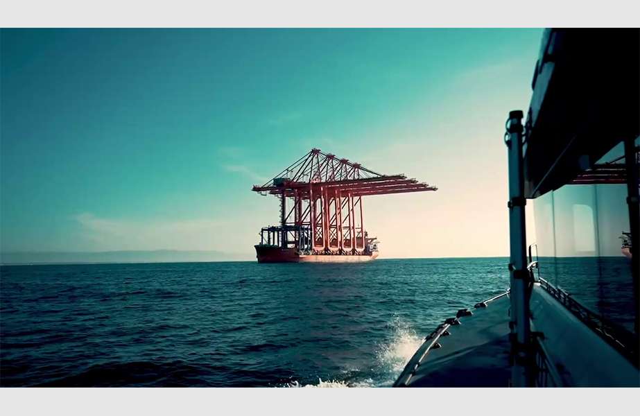 Salalah Cranes Four new ship-to-shore container cranes arriving in Salalah on a heavy lift ship