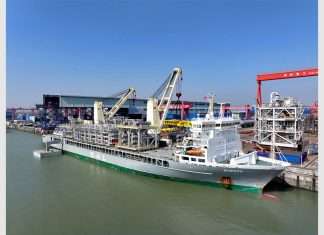 The Svenja unloading the last of 84 modules delivered by JSI Alliance for the Basrah refinery project