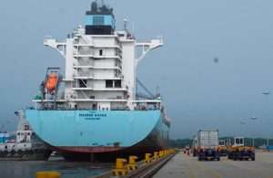Maersk Davao making the maiden call at the new RSGT-Chittagong facility in Bangladesh