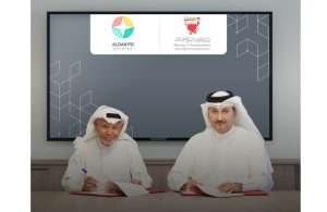 The contract was signed by Bader Al Mahmood, Undersecretary of Ports and Maritime Affairs in the Ministry of Transportation and Telecommunications, and Isa Al Daaysi, CEO of Al Daaysi Holding