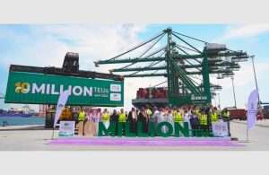 SGP staff and other stakeholders celebrate SGP handling its 10 millionth container