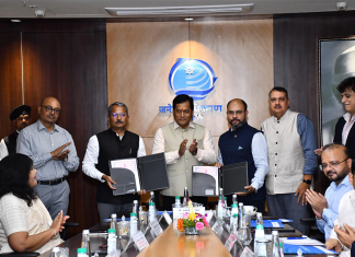 Pictured left to right, standing: Shri Niteen M. Borwankar, CEO and Chief General Manager JNPA; Shri Unmesh Sharard Wach, IRS, Chairman JNPA; Shri Sarbananda Sonowal, Union Cabinet Minister, Ministry of Ports, Shipping and Waterways; Sunay Mukerjee, COO GTI; and A. K. Singh, CEO, GTI.