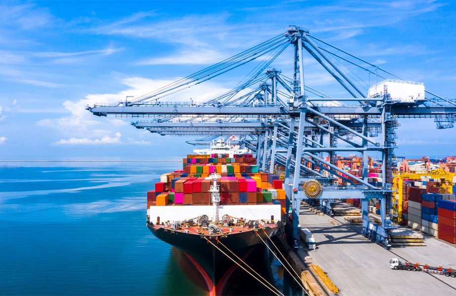 Containerised export and import traffic moving through Saudi ports increased last year, while transhipment activity was adversely affected by geopolitical events