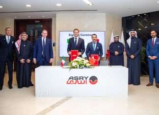 Executives from ASRY signing two key agreements with Italian companies