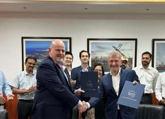 Modec president, Gary Kennedy, and Drydocks World CEO Rado Antolovic signing the FPSO refurbishment and life extension contract in Dubai