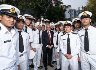 Dr Harry Banga, Chairman of The Caravel Group, meets cadets at the International Maritime Institute (IMI)