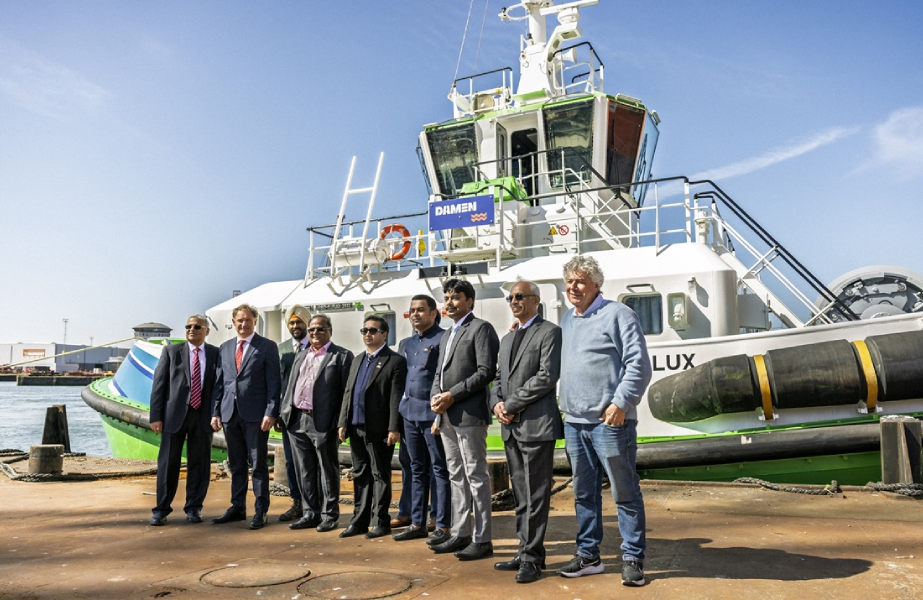 Story-12 From left to right: Arun Sinha, Damen Representative India; Dingeman van Woerden, Damen’s Regional Sales Director Asia; Jyotdeep Singh Bhatia, Managing Director Zener; Radheshyam Mopalwar, Chairman Square Port Shipyard; Nitesh Rane, Cabinet Minister in Government of Maharashtra; Ambar Ayade, CEO REL; IAS Pradeep Prabhakar, Senior Secretary, Indian Administrative Services and CEO Maharashtra Maritime Board; Subrahmanyam Yadavalli, Chairman REL and Atal and Han Bartelds, CCO, Atal Solutions