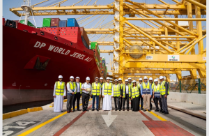 To commemorate the maiden call, DP World and Unifeeder senior management hosted a special reception at Jebel Ali