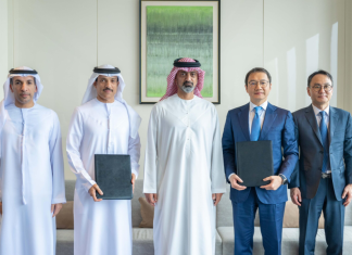 The MoU was signed by Sheikh Dr. Mohammed bin Abdullah Al Nuaimi, Chairman of the Department of Port & Customs Ajman, and on behalf of Hutchison Ports by Andy Tsoi, Managing Director for the Middle East and Africa Division at Hutchison Ports.