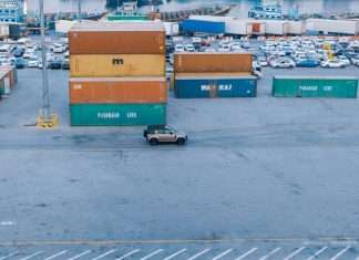 Mina al Hamriyah in Dubai handles a wide range of cargo types