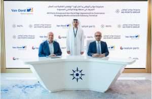 Mohammed Al Tamimi, Chief Executive Officer, Noatum Ports, and Godfried Van Oord, Area Manager Middle East, Van Oord, signing the new dredging agreement