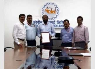 Cochin Shipyard’s Sivakumar A (third from left) and Seatrium Offshore Technology’s Winston Cheng (first from right) participated in a virtual MoU signing ceremony held respectively in India and Singapore