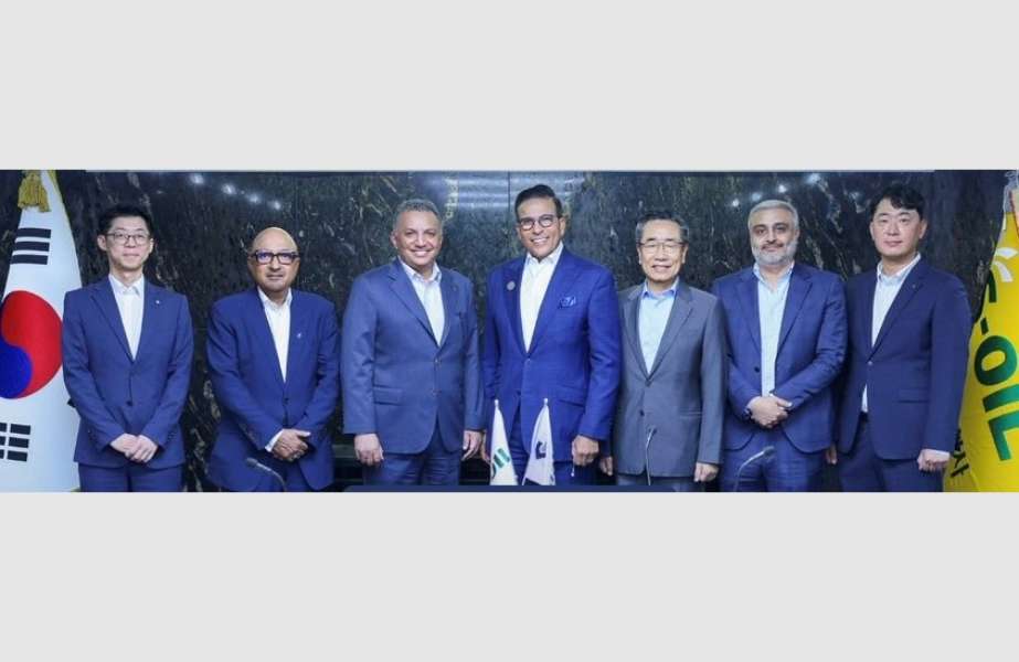 Senior management from Bahri and S-Oil Corporation at the VLCC charter signing ceremony