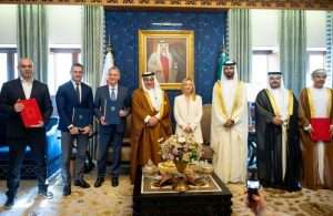 Fincantieri was represented by its Chairman, Biagio Mazzotta, and Eugenio Santagata, General Manager of the Fincantieri Naval Vessels Division, who signed the partnership agreement together with Ahmed AlAbri, Chief Executive Officer of ASRY