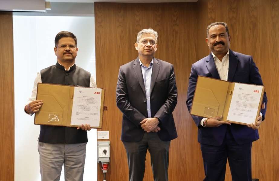 The MoU was exchanged between Shri Susanta Kumar Purohit, Chairperson, VoCPA, and Shri Mahesh Krishnappa, Senior Vice President, Division Lead, ABB Singapore, in the presence of Shri Vijay Kumar, IAS, Secretary, Ministry of Ports, Shipping and Waterways, Government of India