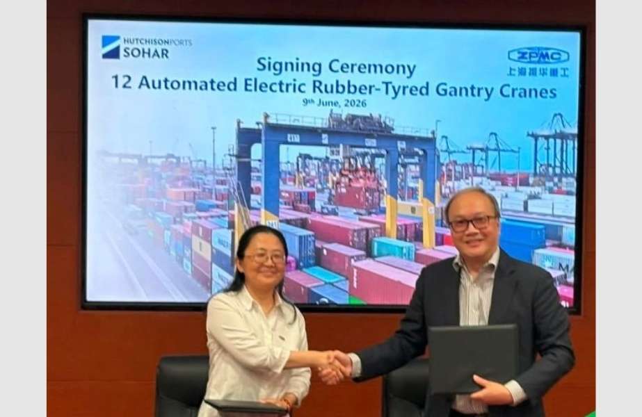 The signing ceremony for the new automated electric RTG cranes